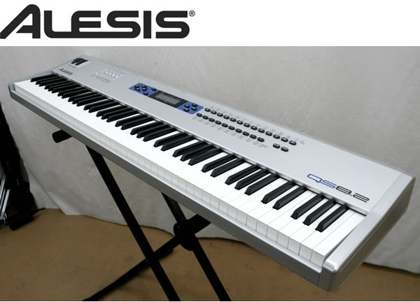 ALESIS【QS8.2】アレシス シンセサイザー 88鍵 Qカード付 中古: 楽器