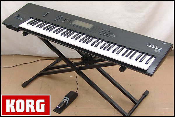 KORG【01/W Pro】コルグ 76鍵シンセサイザー ペダル付 中古品: 楽器